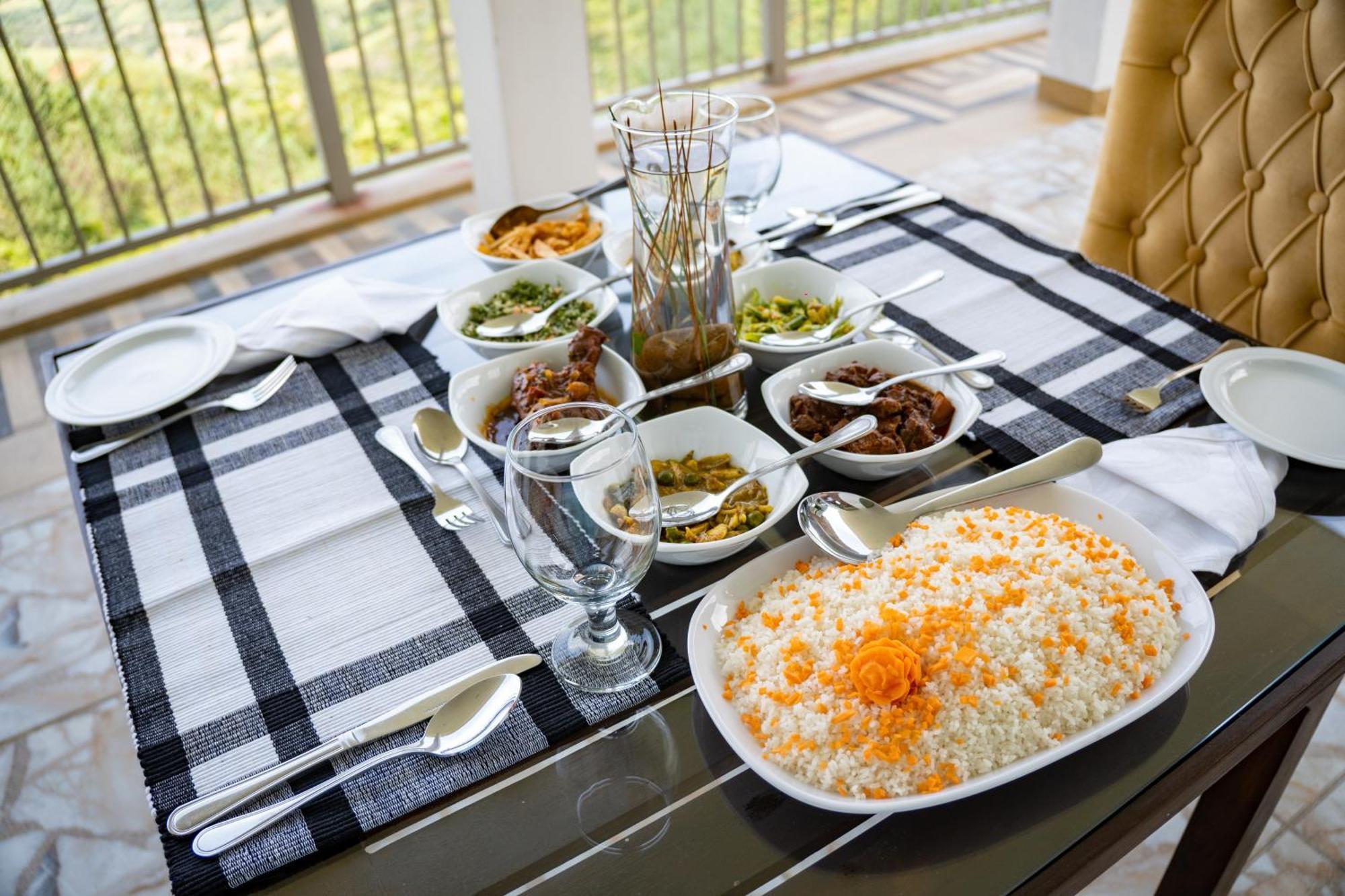 Shanthi Uyana Kandy Buitenkant foto